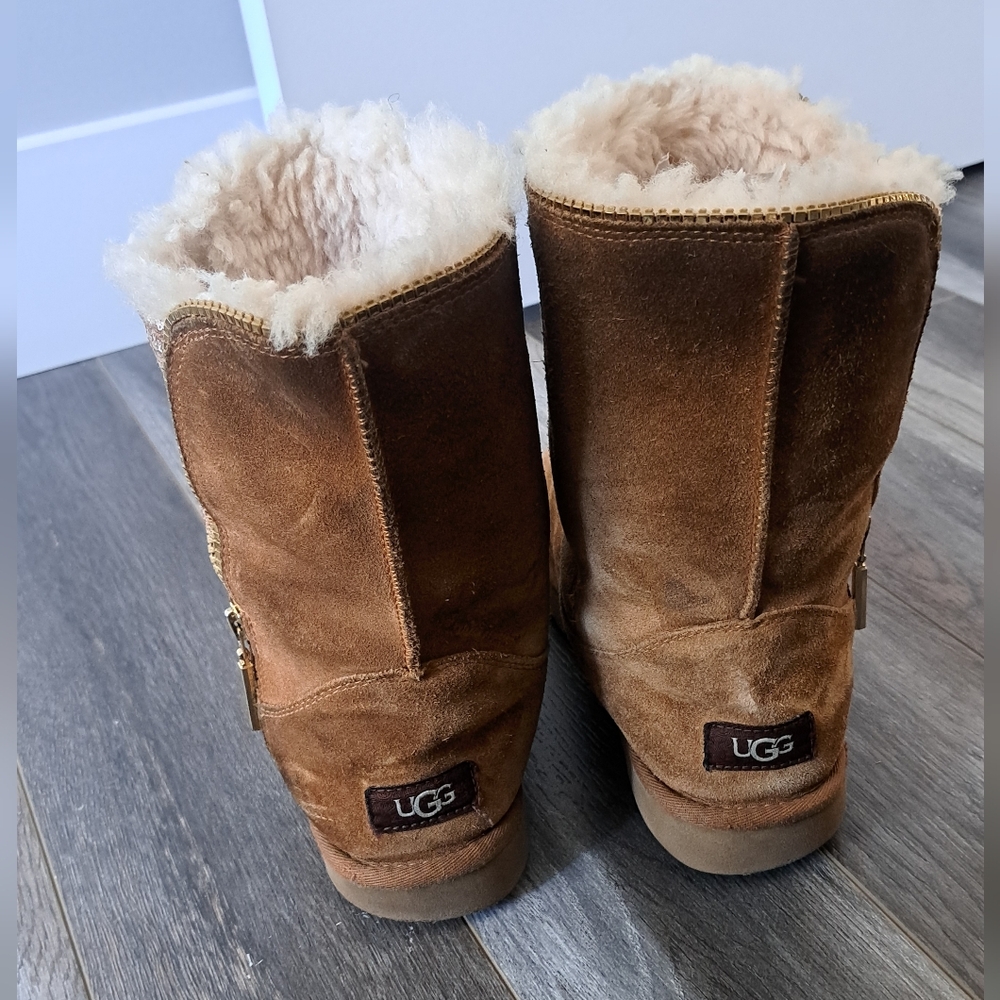 UGG boots, Sparkle and Zipper Details
